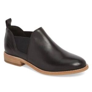Clarks Edenvale Black Leather Chelsea Bootie Shootie Women's Sz 8.5 Low Heel